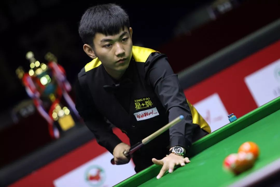 凭借快速的 凭借快速的