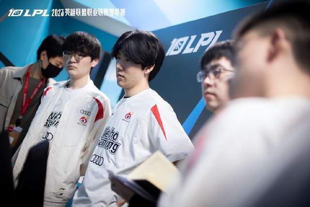 仅在数据上 仅在数据上