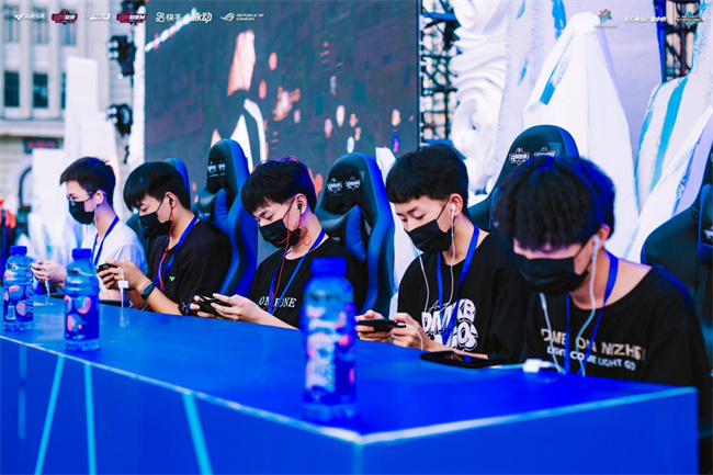 变幻莫测的 变幻莫测的