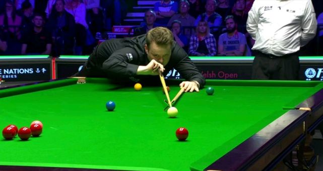 端具有巨大 端具有巨大